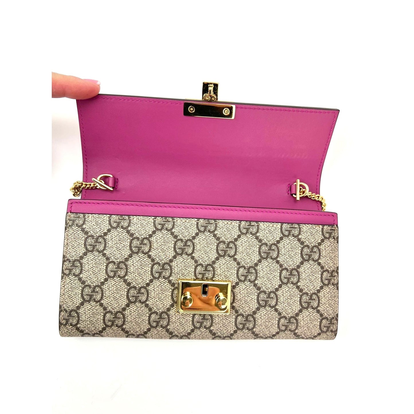 Gucci GG Supreme Continental Wallet on a Chain Red Pink Clutch