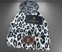 Load image into Gallery viewer, Luxury Leather Patch Logo Winter Hat
